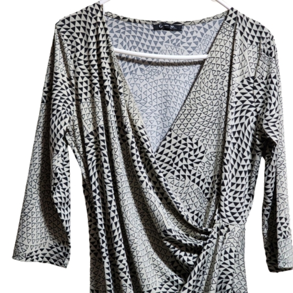 George wrap midi crossbody geometric print dress color tan and black size L - Picture 2 of 4